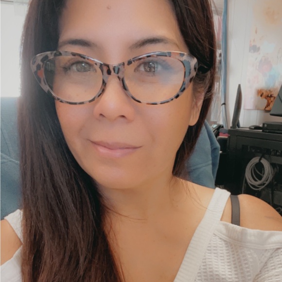 Meet your Posher, Mia - Picture 1 of 1